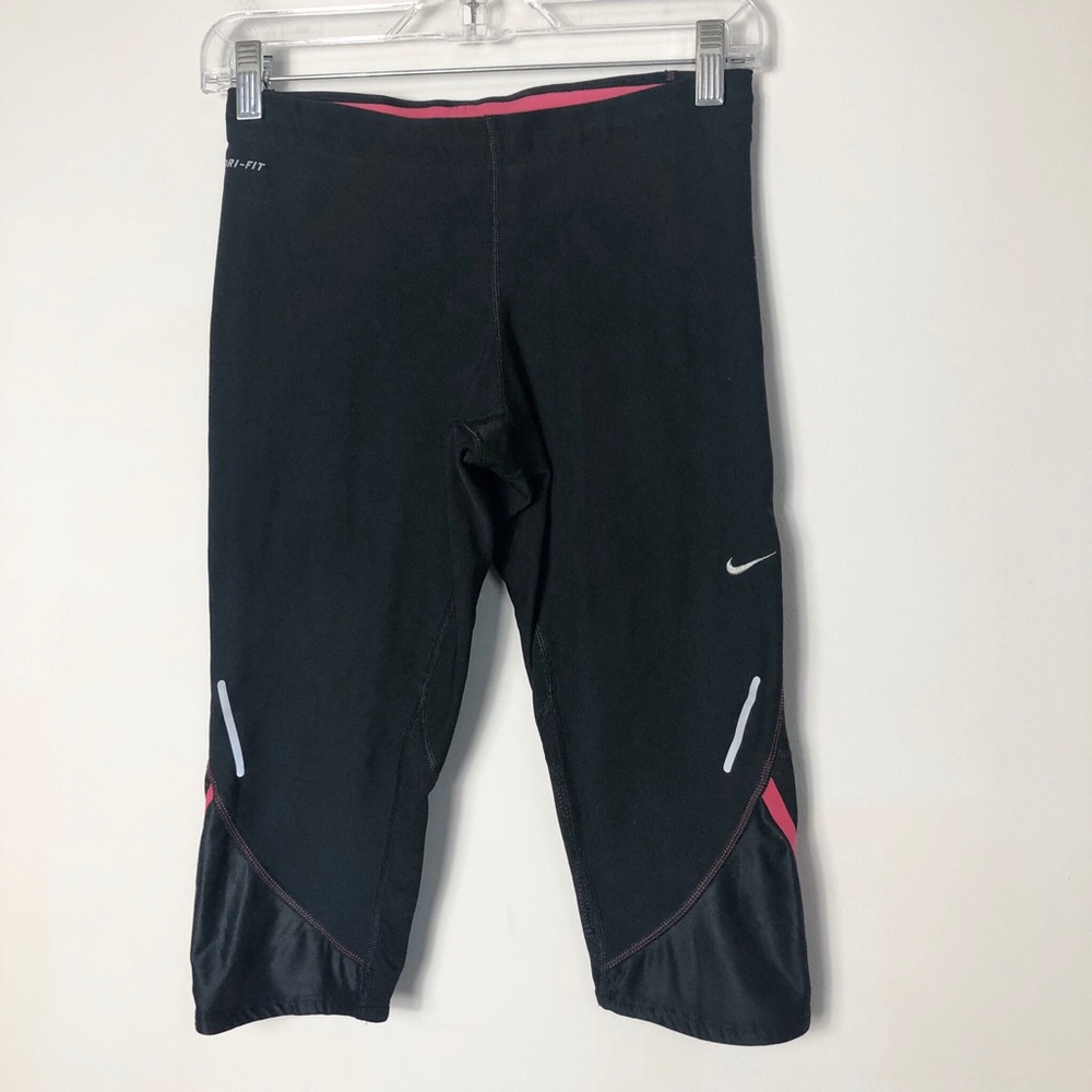 Nike women’s dri-fit Capri running pants